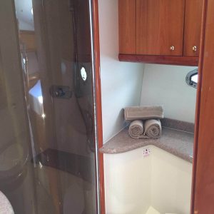 Camargue 50 – bathroom 1